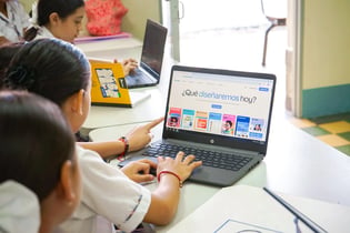 Más de 5.000 estudiantes de colegios de Medellín resuelven retos de ciudad con ciencia, tecnología e innovación